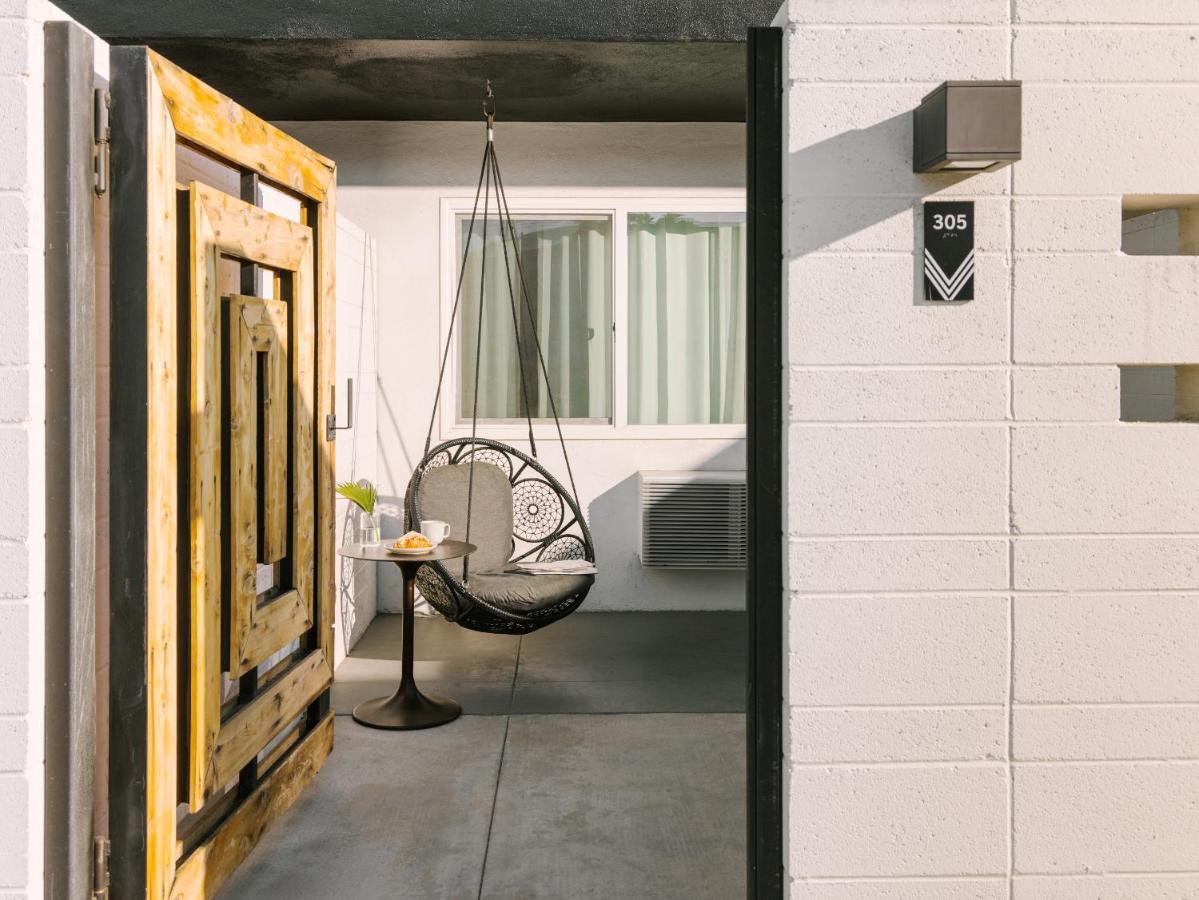The V Powered By Sonder Hotel Palm Springs Exterior photo